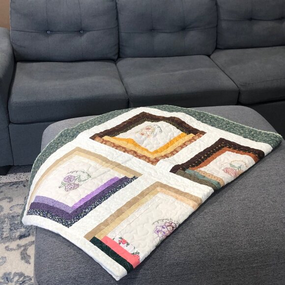 Handcrafted Quilt Flower of the Month Embroidery Patchwork Design Meander 70x55 - Picture 3 of 16